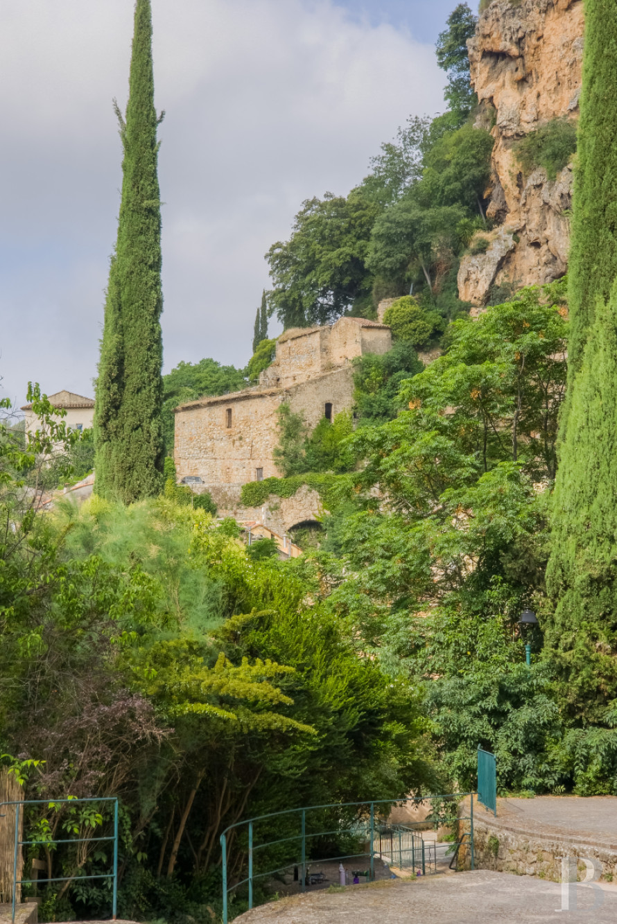A house in the heart of the village of Cotignac, in the Var  - photo  n°2